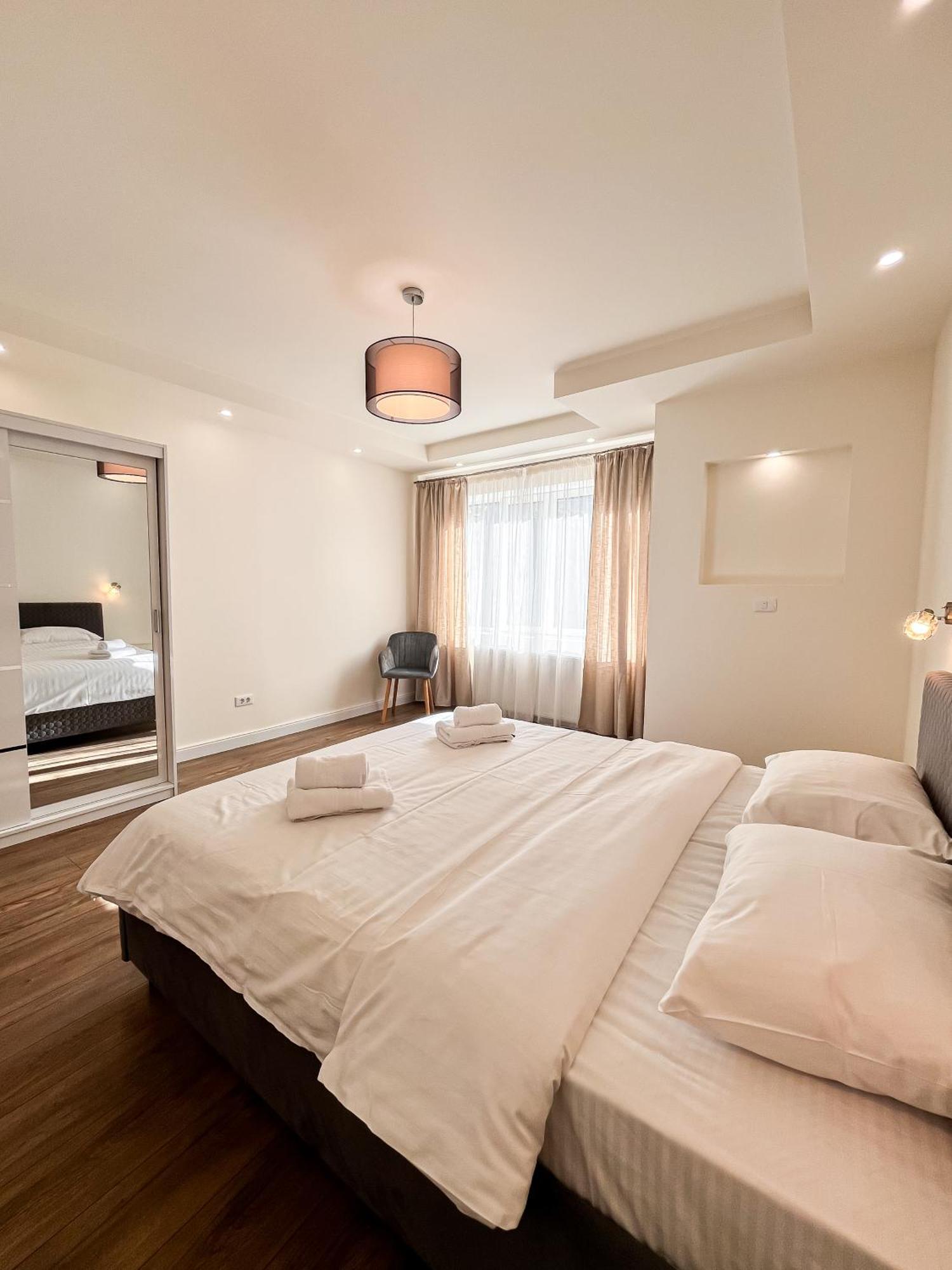 La Teatru - 2Bd Apartment Near Theatre And Old Town Brassó Kültér fotó