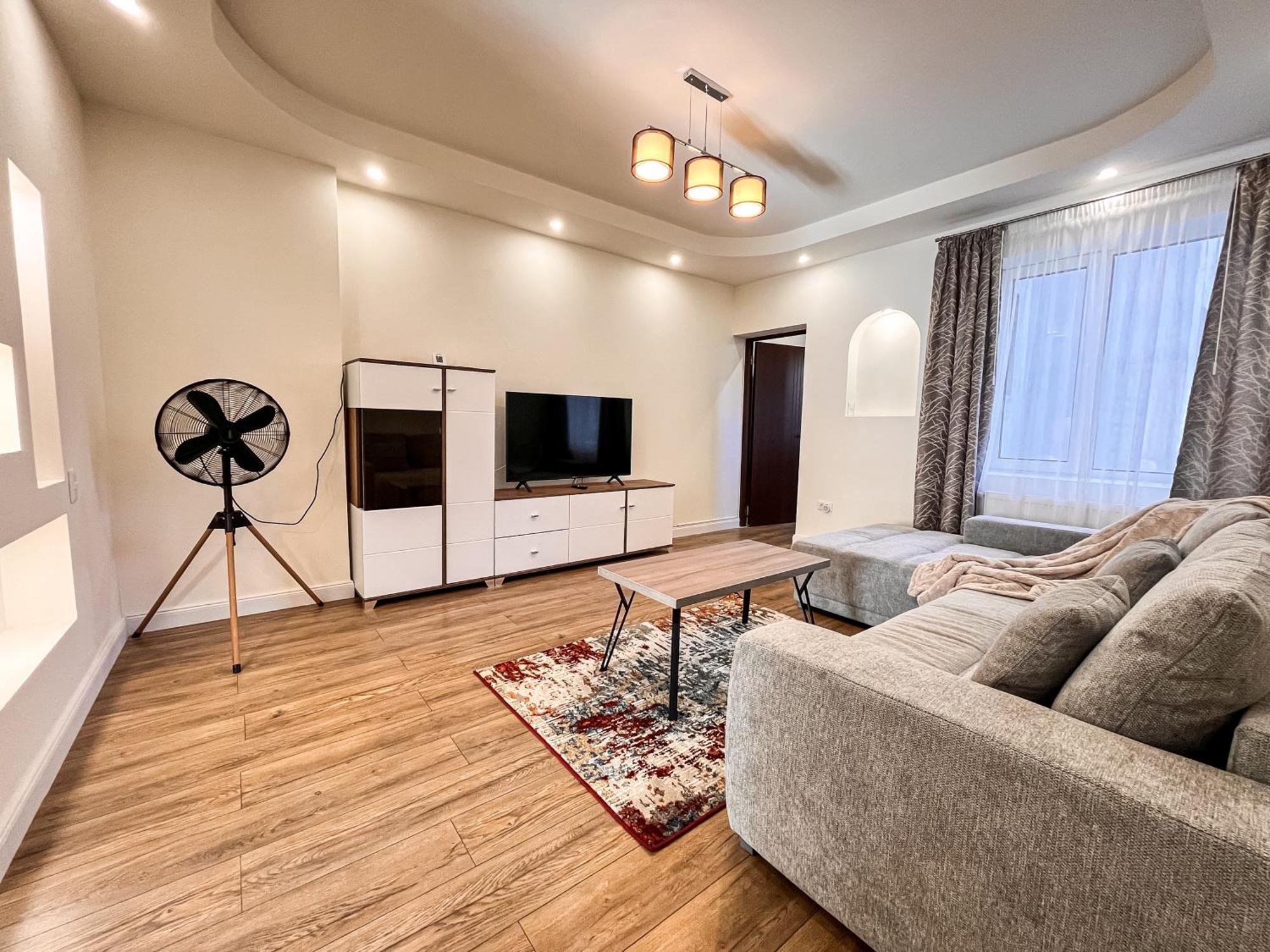 La Teatru - 2Bd Apartment Near Theatre And Old Town Brassó Kültér fotó